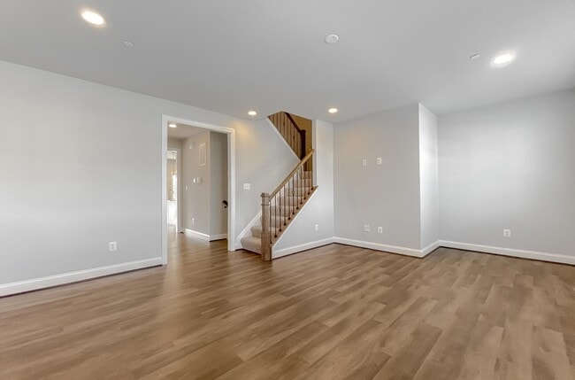 Building Photo - Sullivan Lane