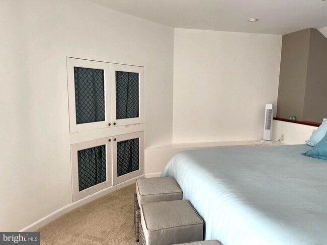 Building Photo - 28 Main St