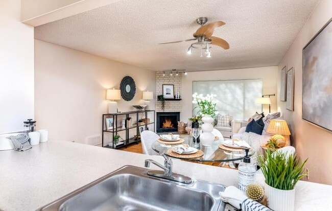 Building Photo - 1 bedroom in Seattle WA 98115