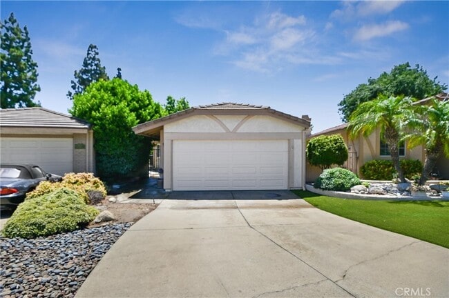 Building Photo - 1224 Fairway Cir