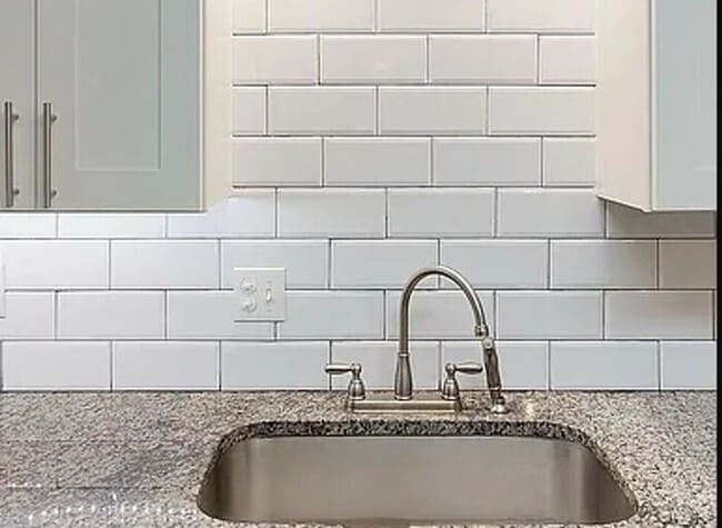 Building Photo - Cozy winter living in Midtown—plus big savings and waived fees—won’t last long!