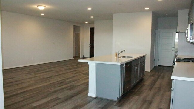 Building Photo - 119 Watercourse Wy