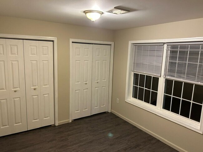 Building Photo - Womelsdorf