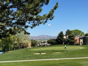 Building Photo - 13th Fairway Views at Lakeridge Golf Course, 3 bed / 2.5 bath! Available Now!