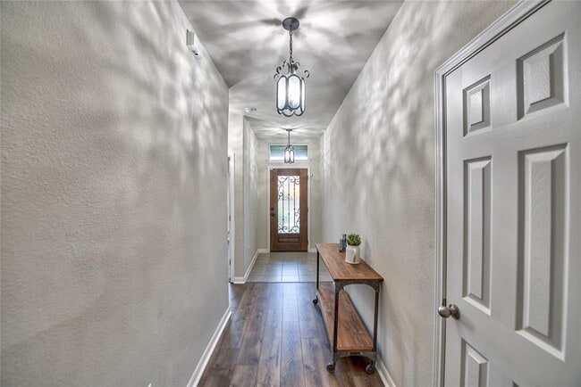 Building Photo - 328 Langely