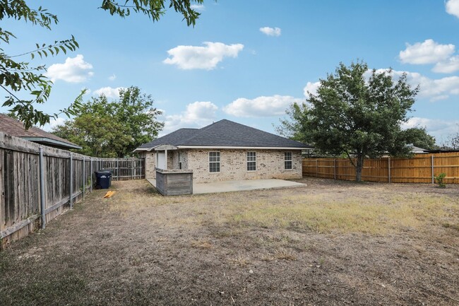 Building Photo - Beautiful Home in Leander