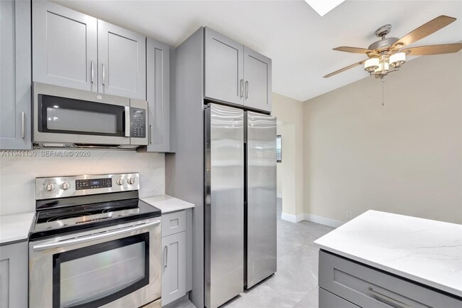 Building Photo - 3480 SW 20th St