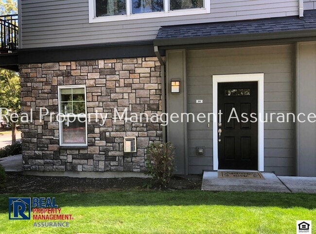 Primary Photo - 10651 NE Red Wing Way