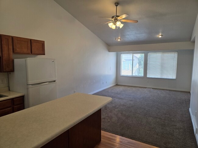 Building Photo - 212 Lyman Ln