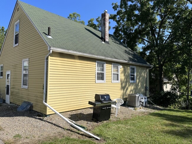 Building Photo - 309 Beal St