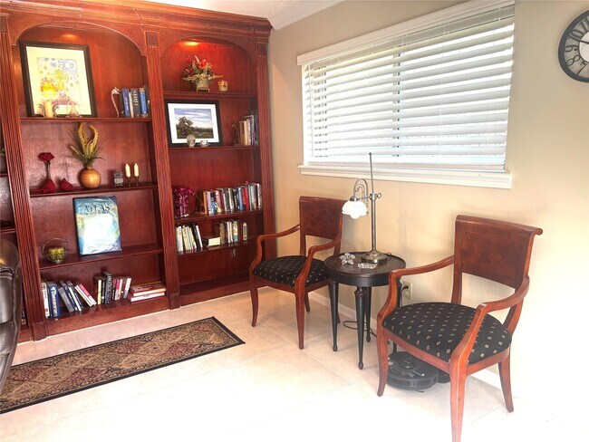 Building Photo - 11418 Chevy Chase Dr