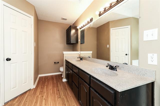Building Photo - 10253 Sunset View Dr