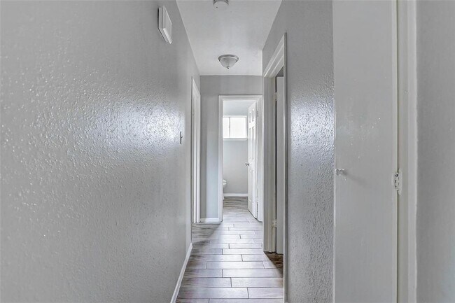 Building Photo - 4969 E Ridge Creek Dr