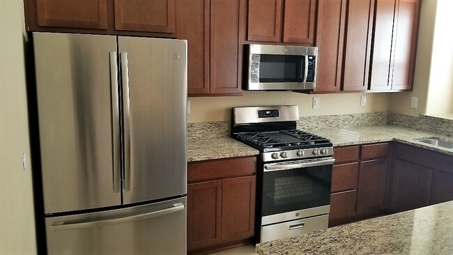 Building Photo - Coming Soon!!  Town-home in Alamo Square!
