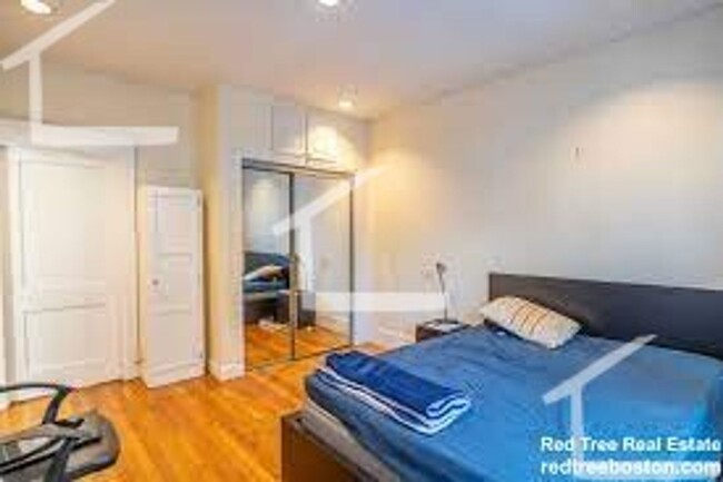 Building Photo - HOT BROOKLINE LISTING!!!!!