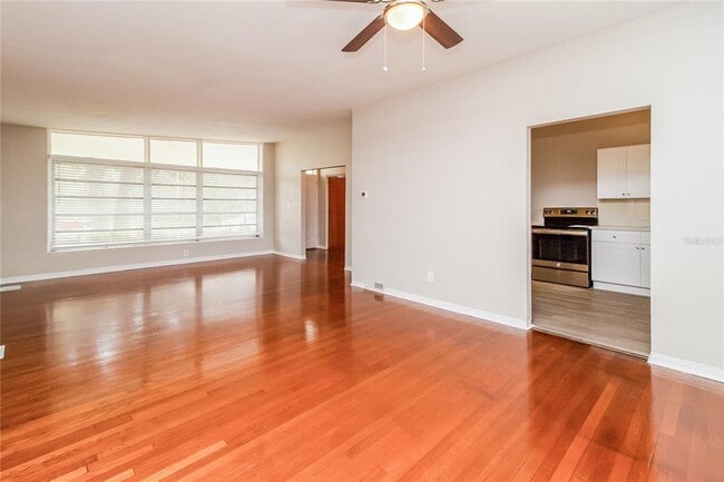 Building Photo - 408 N Blue Lake Terrace