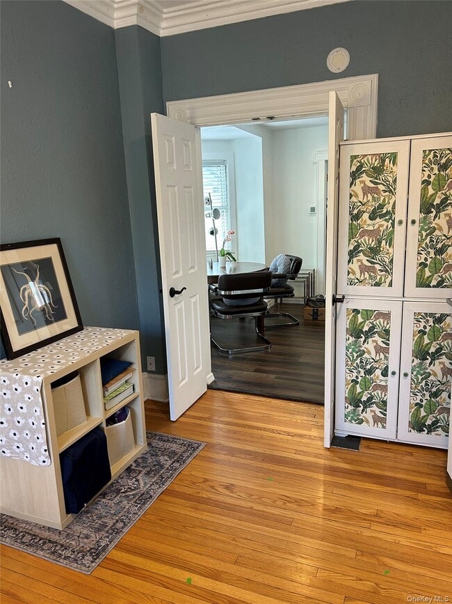 Building Photo - 29 Dale Ave