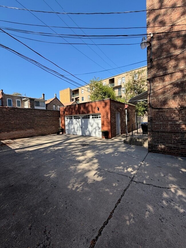 Building Photo - 7228 S Phillips Ave