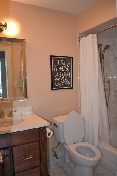 Building Photo - 67 Legare St