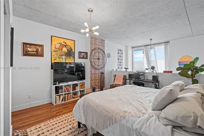 Building Photo - 690 SW 1st Ct