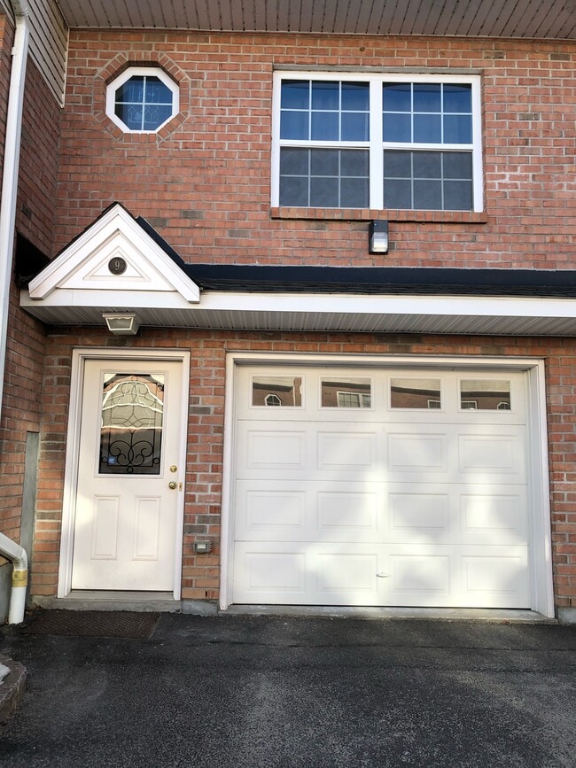 Front Door/Garage - 1536 Highland Ave
