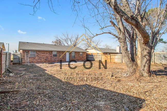 Building Photo - 1038 S Highland Dr