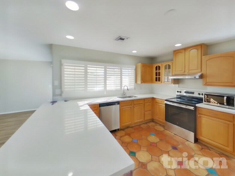 Building Photo - 4809 W Cochise Dr