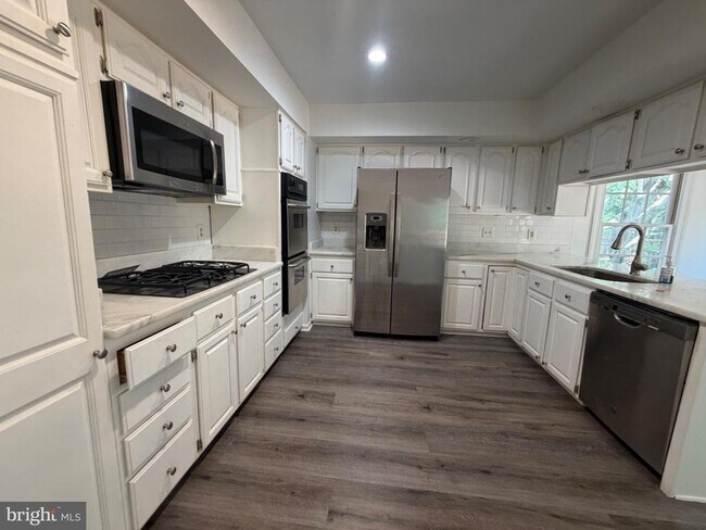 Building Photo - 4009 Dogberry Ln