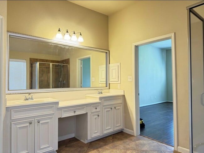 Building Photo - 27926 Barberry Banks Ln