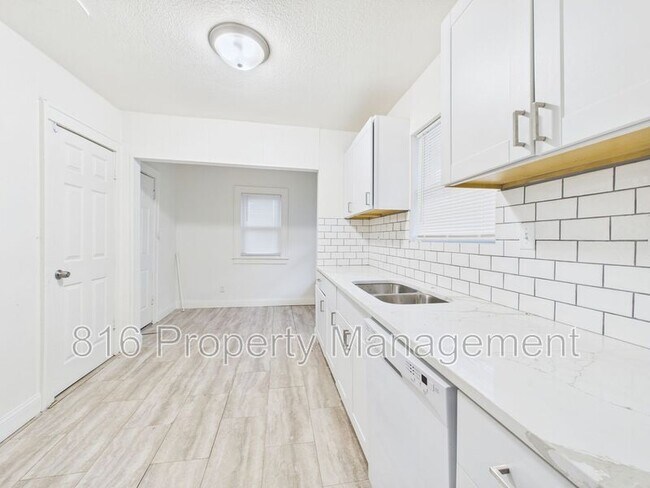 Building Photo - 5341 Brooklyn Ave