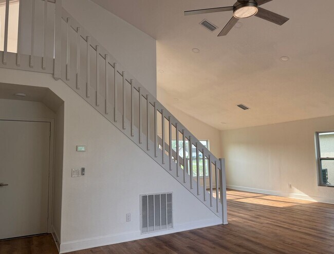 Building Photo - 4 Bedroom Pool Home for Rent