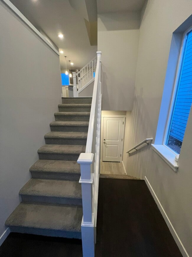 Building Photo - 14627 36th Ct NE