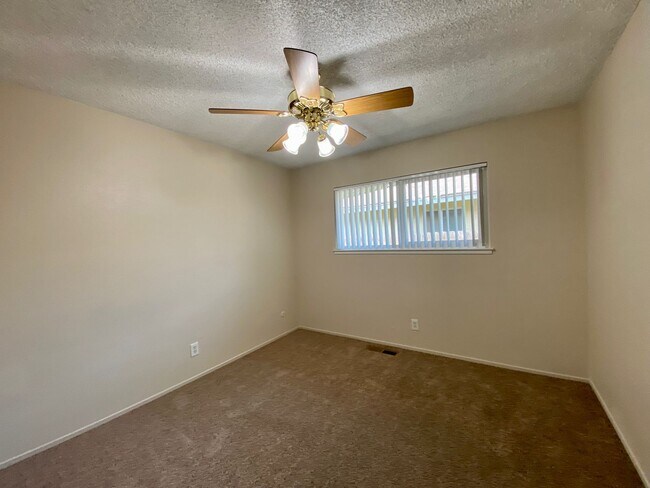 Building Photo - $2,395 Herndon & First, Spacious 4 Bedroom...
