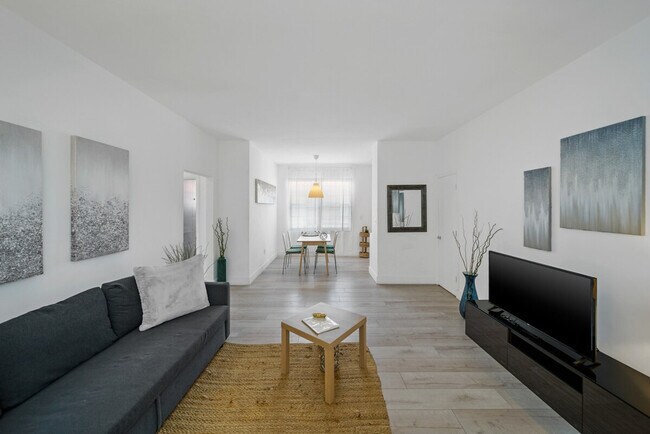 Building Photo - 1311 15th Terrace