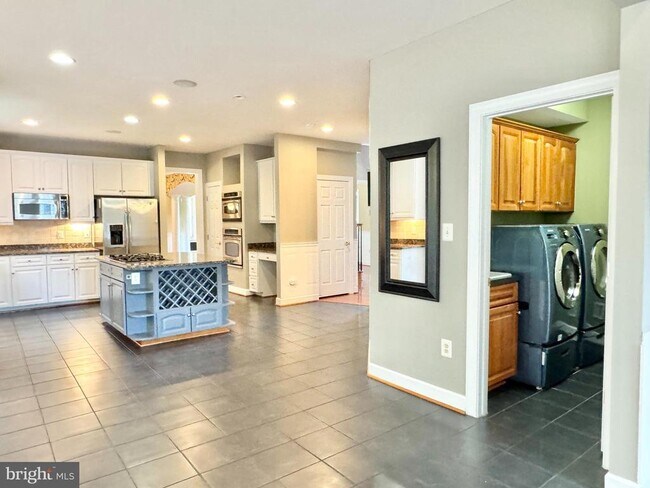 Building Photo - 3500 Germainia Ct