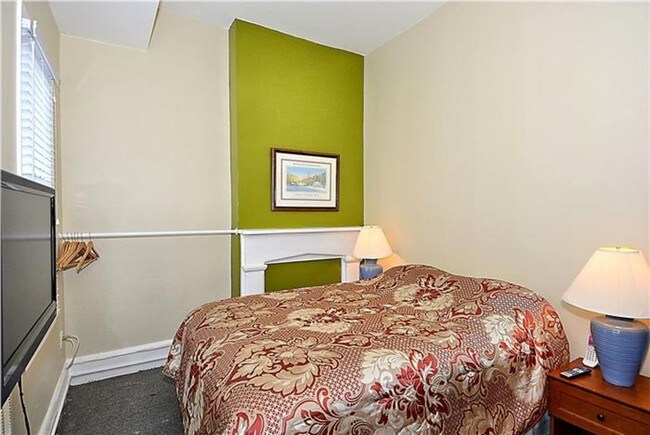 Building Photo - 817 6th St NW