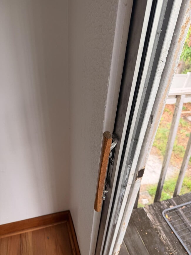 Building Photo - "Charming 1-Bedroom Retreat in Tampa - Cozy 650 Sq. Ft. Home Awaits!"