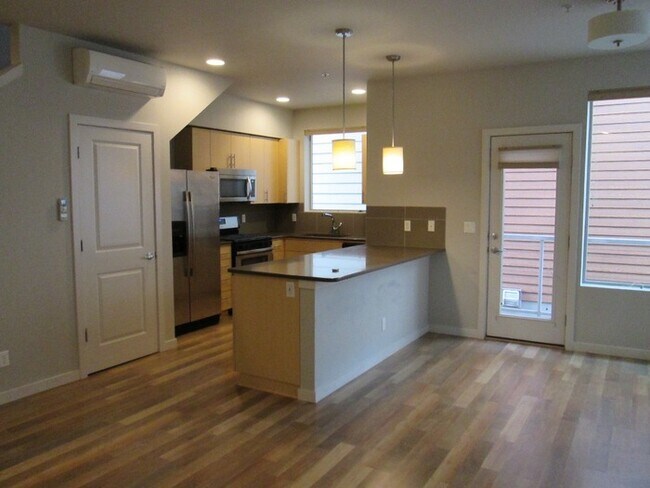 Primary Photo - Spacious Two Bedroom Townhome