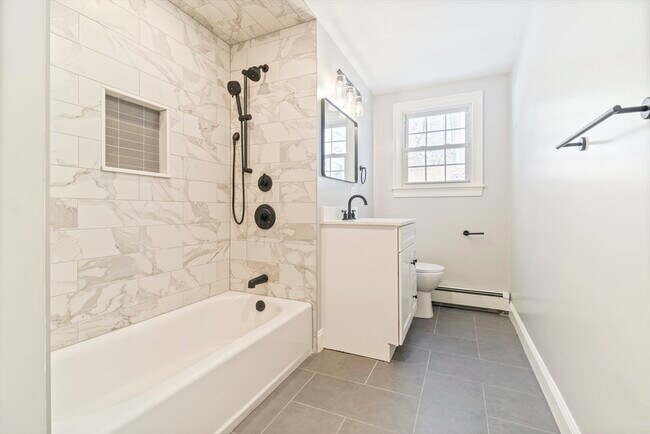 Building Photo - 21 Hodgkins Dr