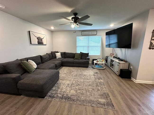Building Photo - 926 Lovebird Ct