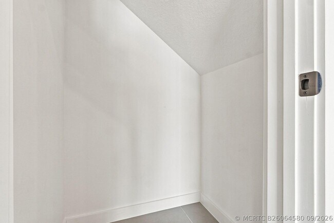Building Photo - 147 Lakeside Lndg Ct