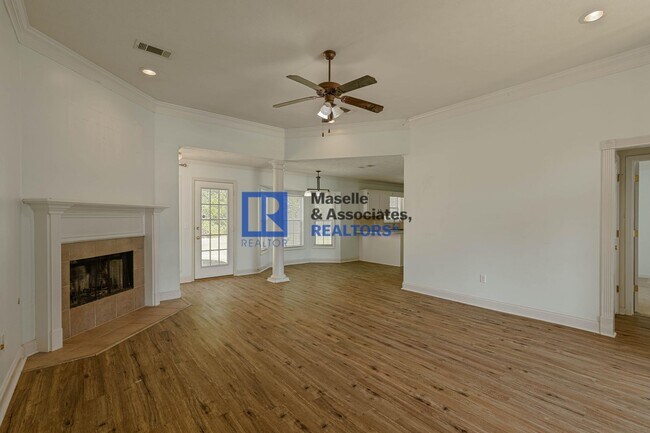 Building Photo - 3 Bed/2 Bath Home in Pearl