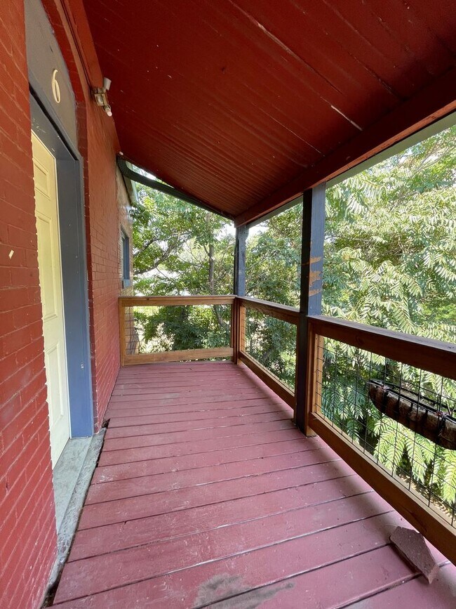 Building Photo - 207 Midway Ave