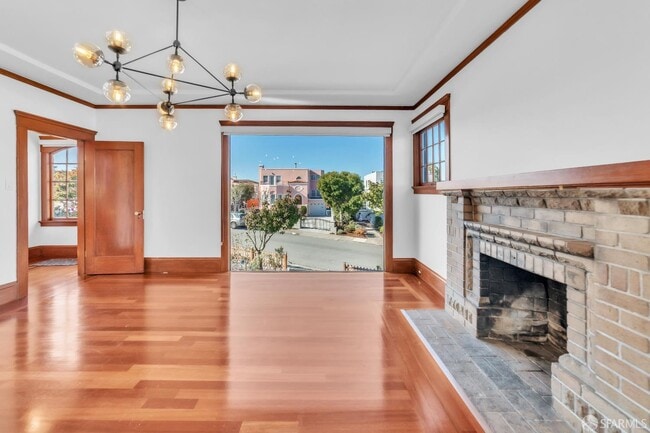 Building Photo - 80 Corona St