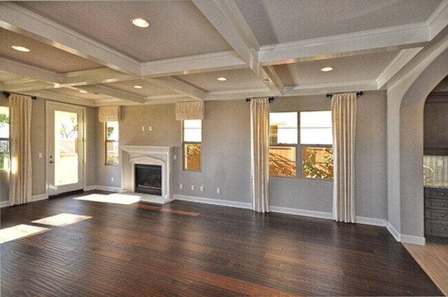 Building Photo - 3BD Home with Amazing Panoramic Ocean Views!