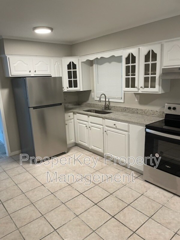 Building Photo - 615 Buford Dr