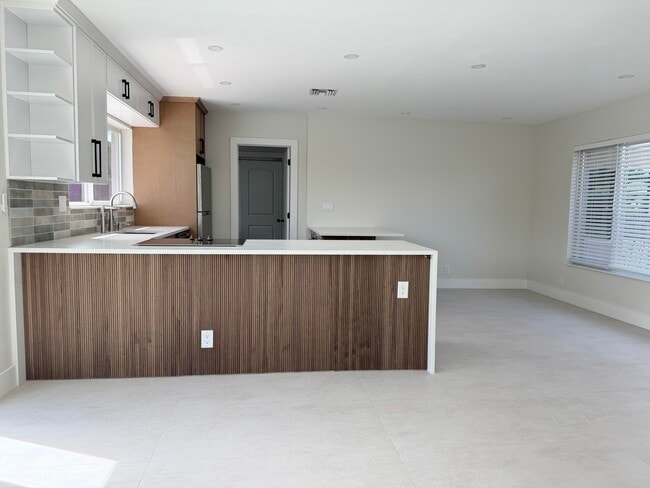 Building Photo - 1100 W Camino Real