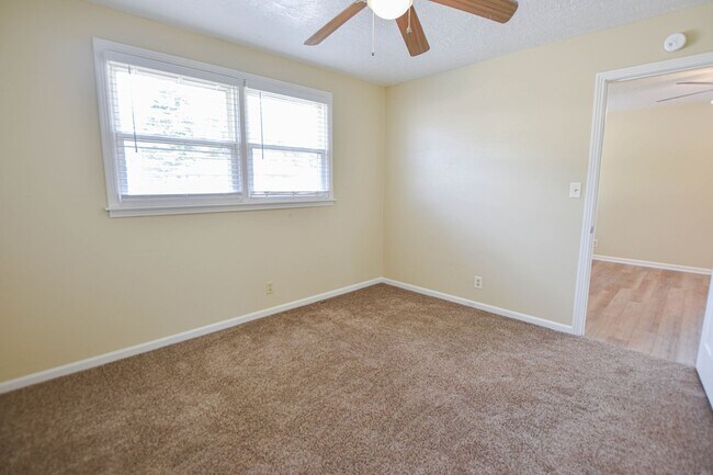 Building Photo - 509 Hietts Ln