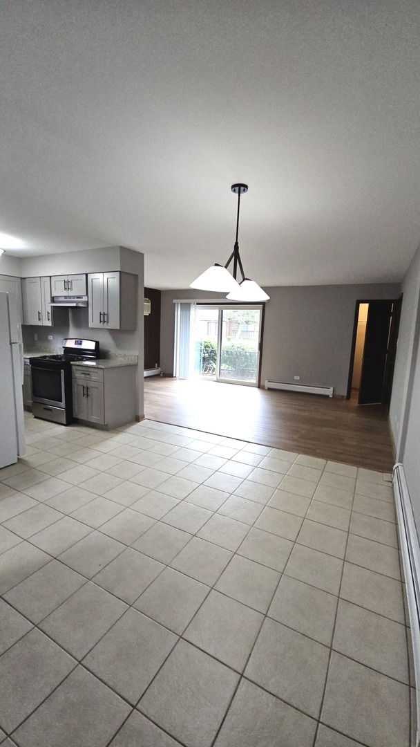 Building Photo - 15706 Independence Ct