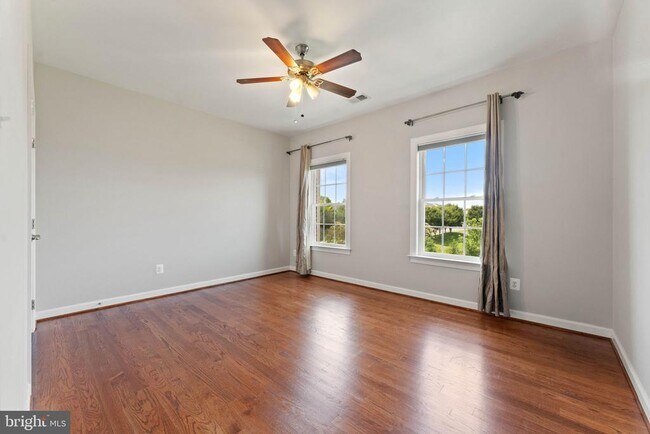 Building Photo - 42524 Rowderbury Square